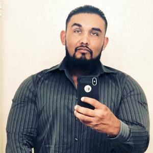 Meet your Posher, Emmanuel